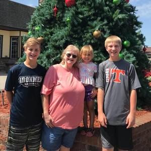 Meet your Posher, Debbie